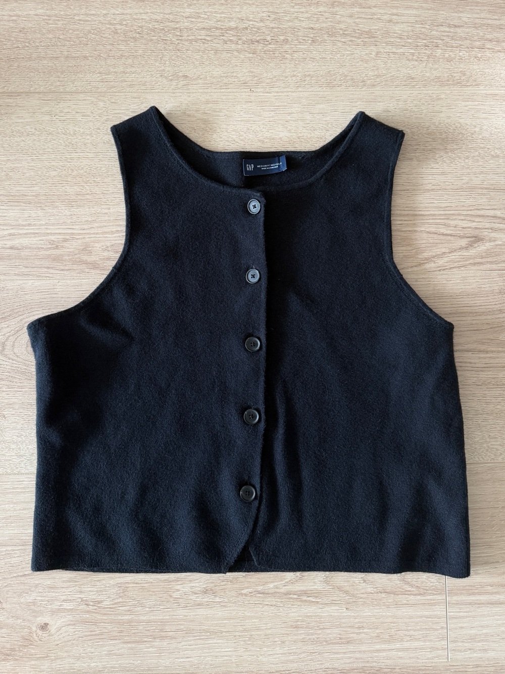 NWOT GAP Black Button-Front Knit Top